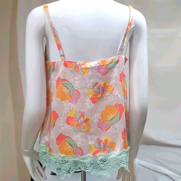 NEW ONCE UPON A DREAM Beautiful Satin Flowered Camisole Scalloped Neck Size S - Picture 2 of 3